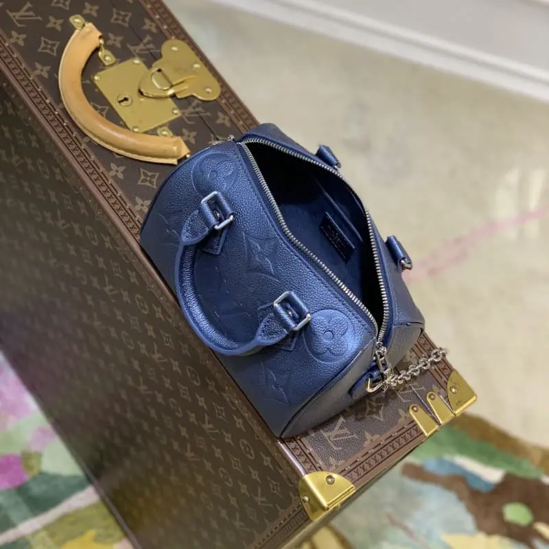 M58958 20.5x13.5x12cm High Quality Bags - Image 8