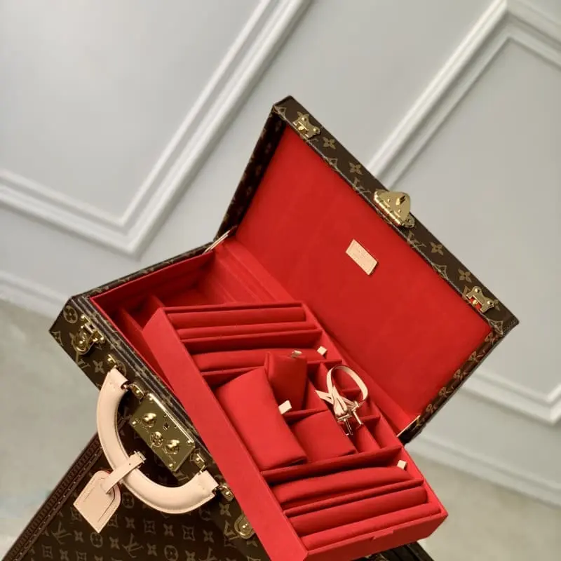 M20076 Red 34x26x10cm High Quality Bags - Image 9