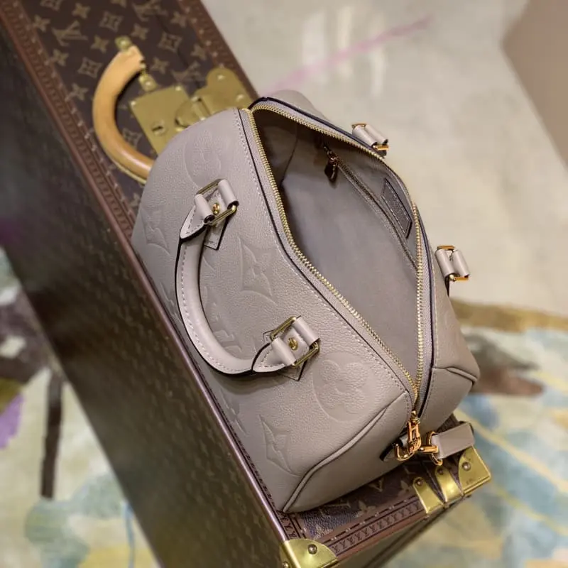 M59273 25x19x15cm High Quality Bags - Image 8