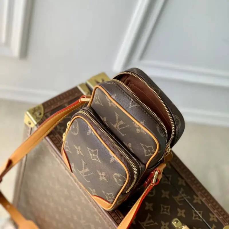 M14024 20x8x13.5cm High Quality Bags - Image 9