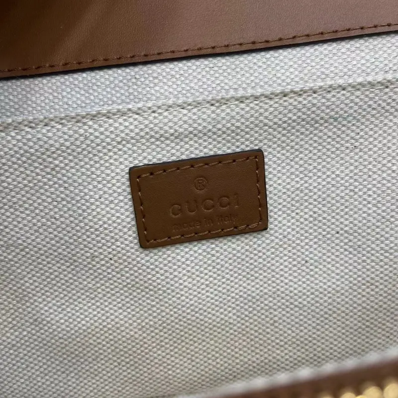 826761 CM 3 High-Quality Bags - Image 9