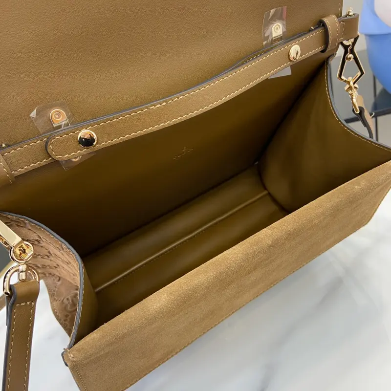 813399 CM 2 High-Quality Bags - Image 9