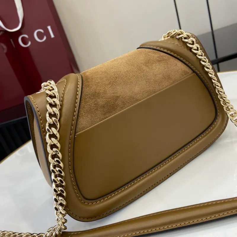 815711 CM 4 High-Quality Bags - Image 11