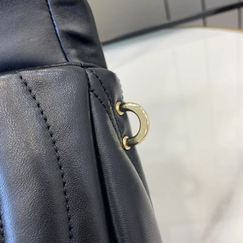 806016 CM 4 High-Quality Bags - Image 11