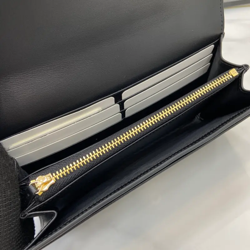 772791 CM 4 High-Quality Bags - Image 9