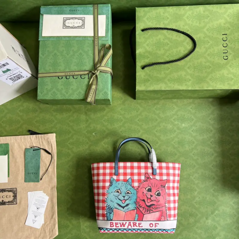 410812 CM 4 High-Quality Bags - Image 9