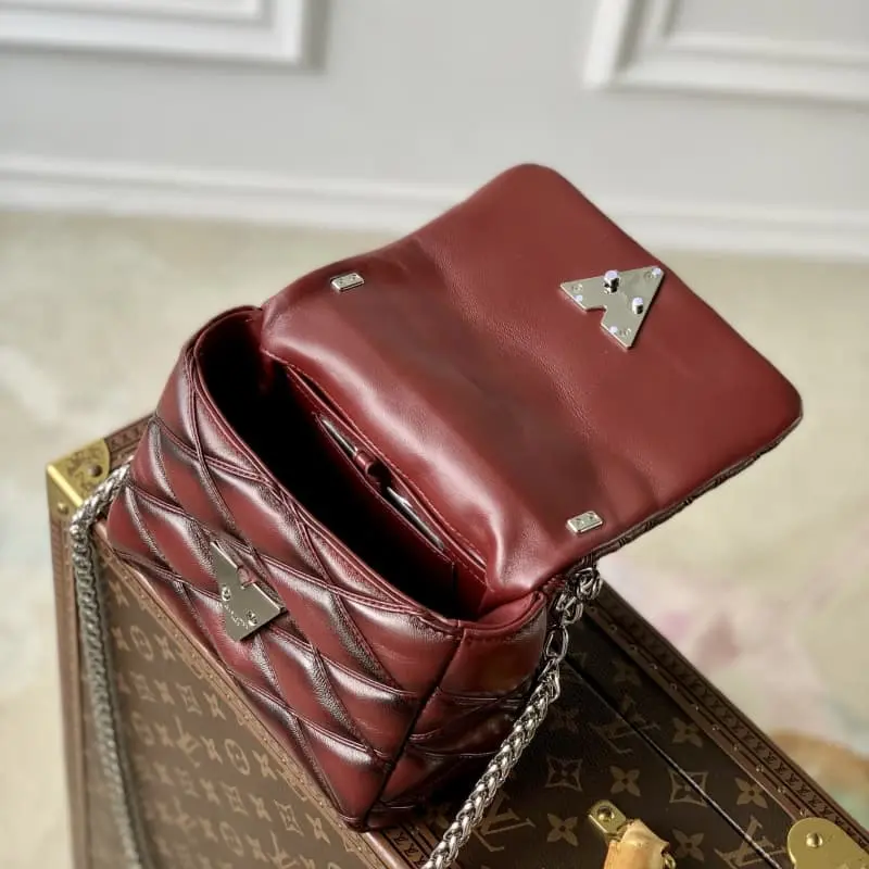 M12567 Wine Red 14x9x20cm High Quality Bags - Image 9