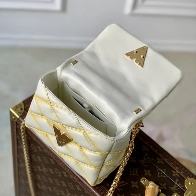 M12338 Light yellow 14x9x20cm High Quality Bags - Image 9