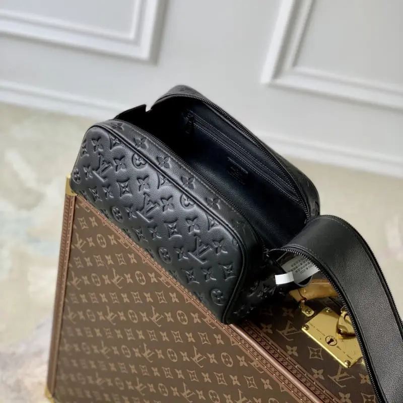 M12645 28x15x16.5cm High Quality Bags - Image 9