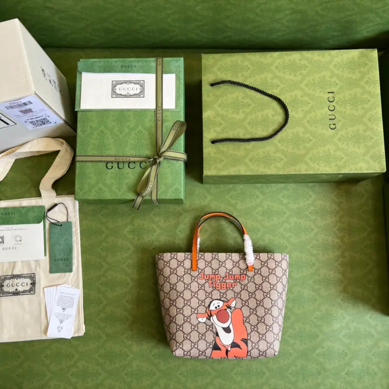 410812 CM 16 High-Quality Bags - Image 9