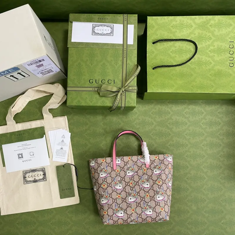 410812 CM 22 High-Quality Bags - Image 9