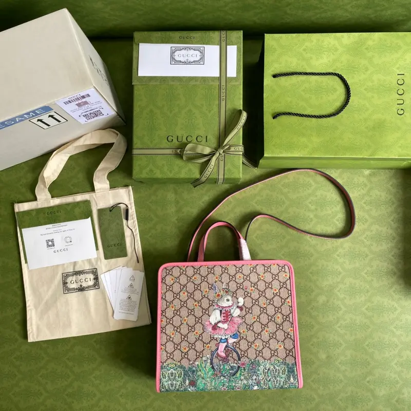 630542 CM 4 High-Quality Bags - Image 9