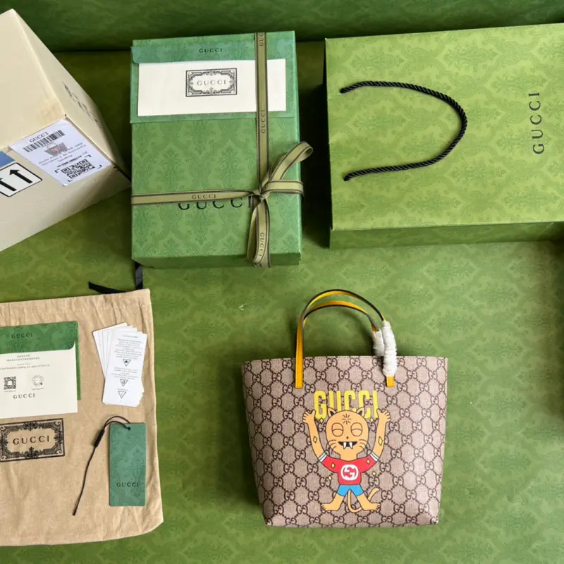 410812 CM 26 High-Quality Bags - Image 9