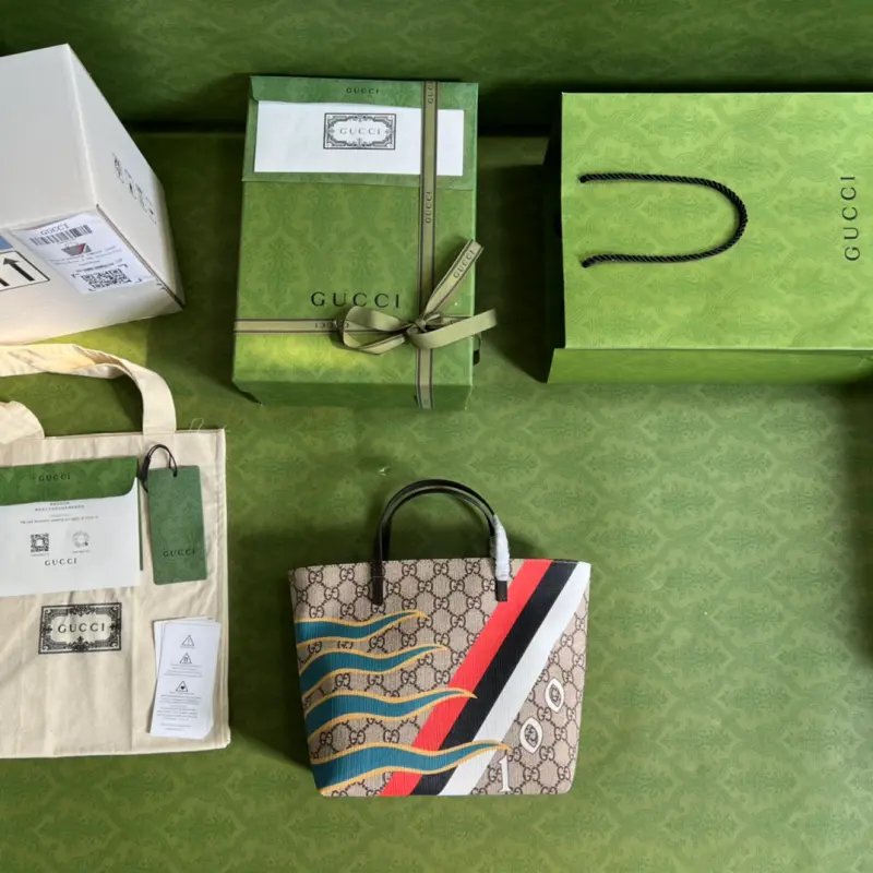 410812 CM 27 High-Quality Bags - Image 9