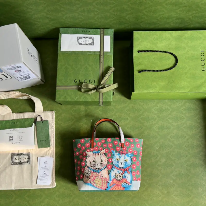 410812 CM 28 High-Quality Bags - Image 9