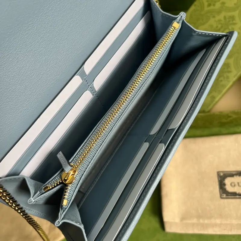 725215 CM 4 High-Quality Bags - Image 9