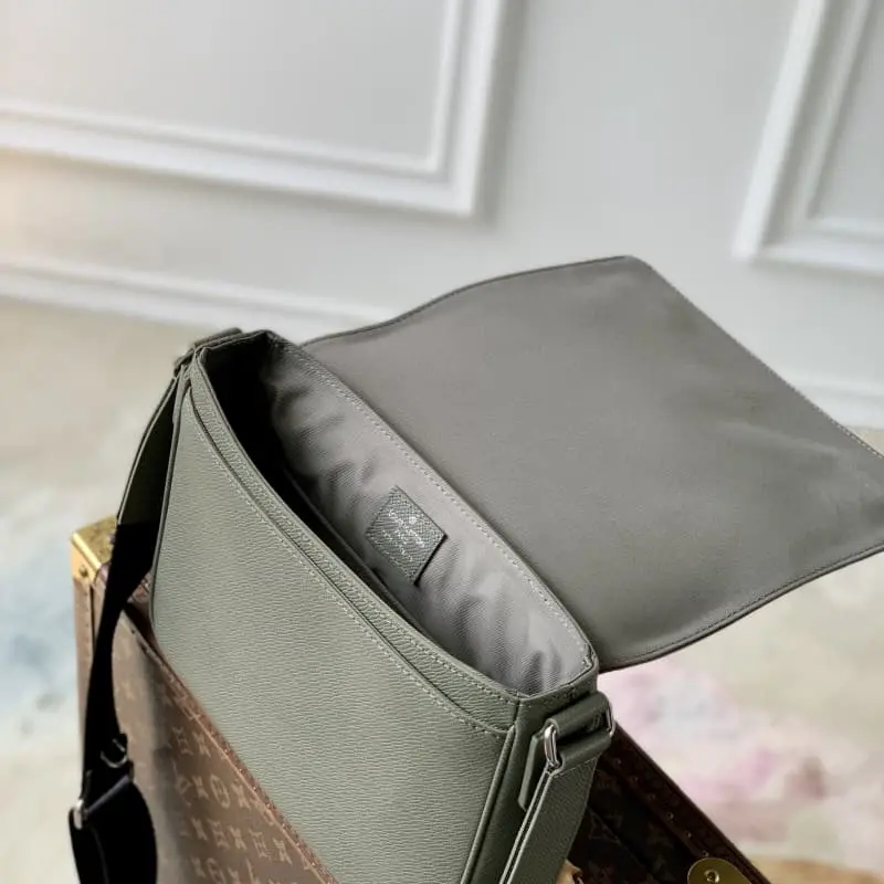 M30851 Green 26x20x7cm High Quality Bags - Image 9