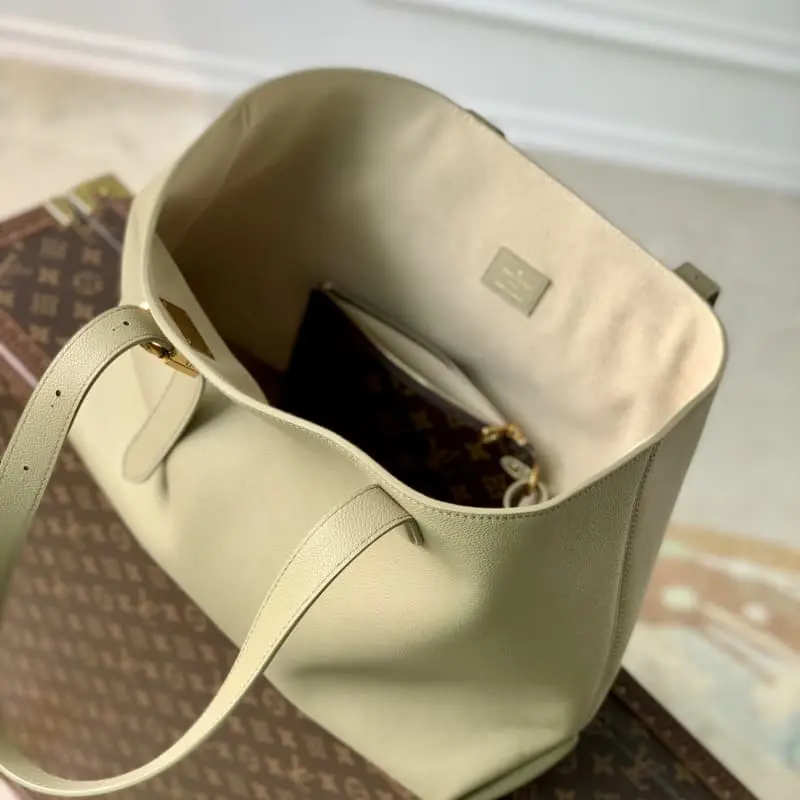 M25343 Green 47x30x14cm High Quality Bags - Image 9