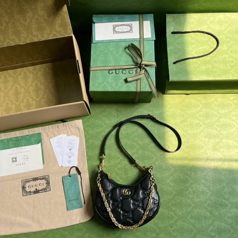 739736 CM 4 High-Quality Bags - Image 9