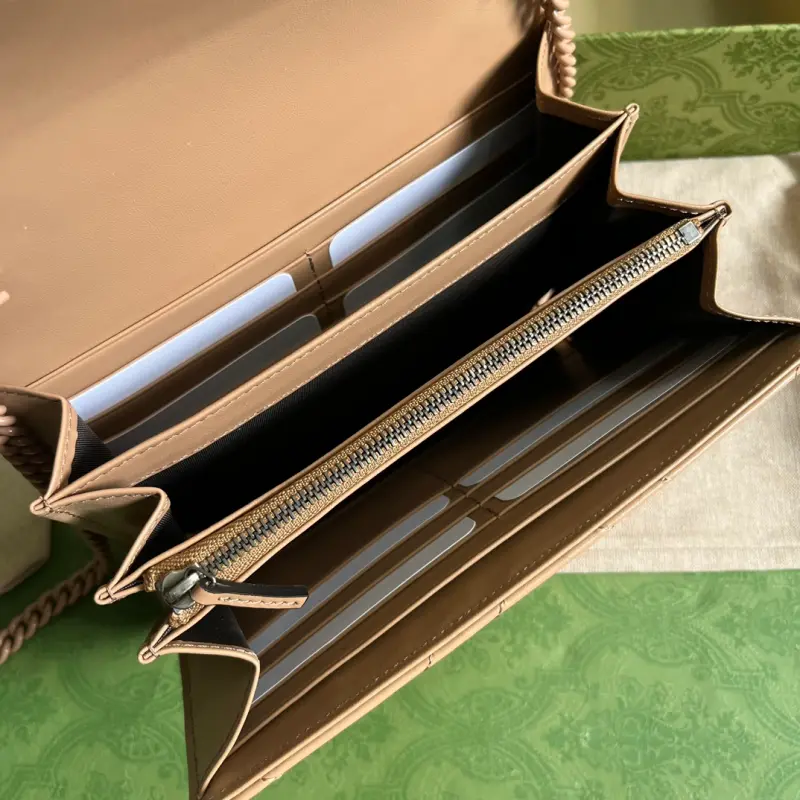 474575 CM 6 High-Quality Bags - Image 9