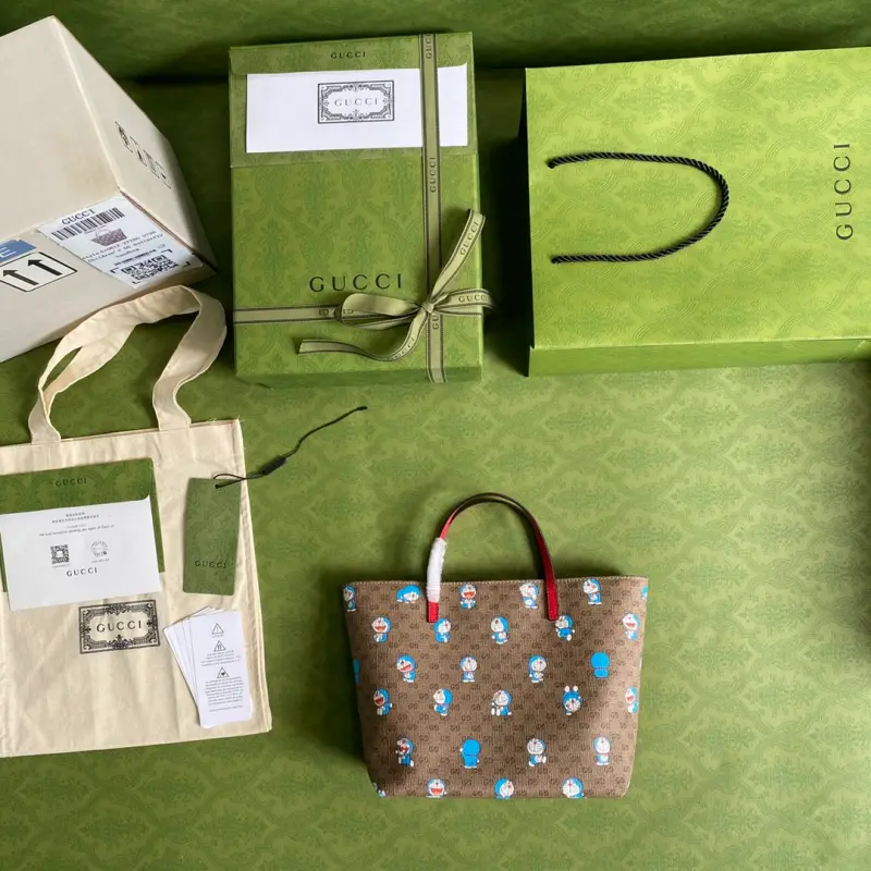 410812 CM 19 High-Quality Bags - Image 9