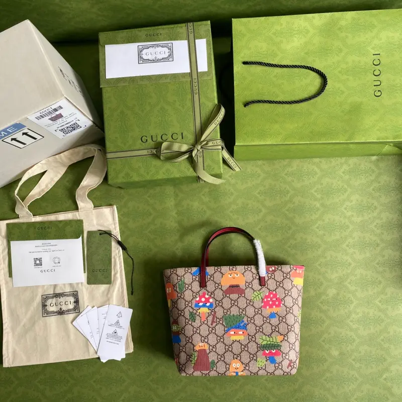 410812 CM 23 High-Quality Bags - Image 9