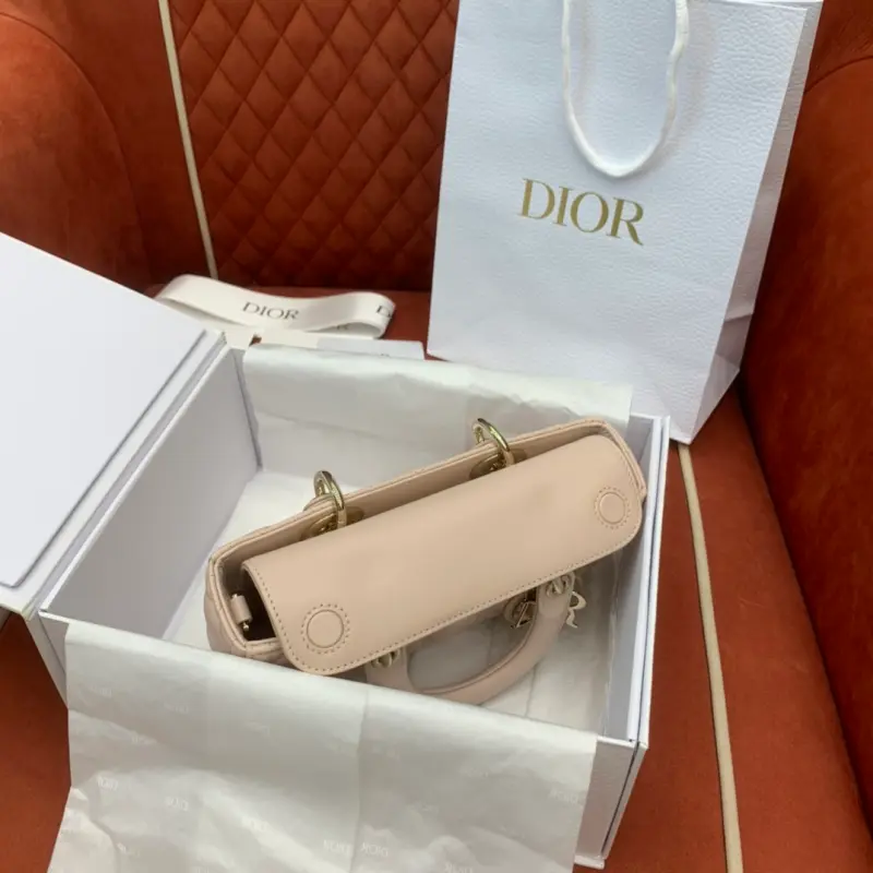 ML24 7 High Quality Bags - Image 9