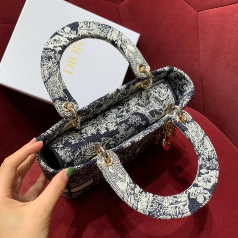 ML32 High Quality Bags - Image 9