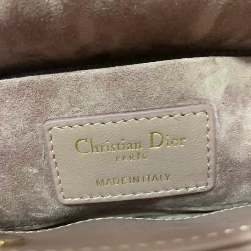 ML24 3 High Quality Bags - Image 9