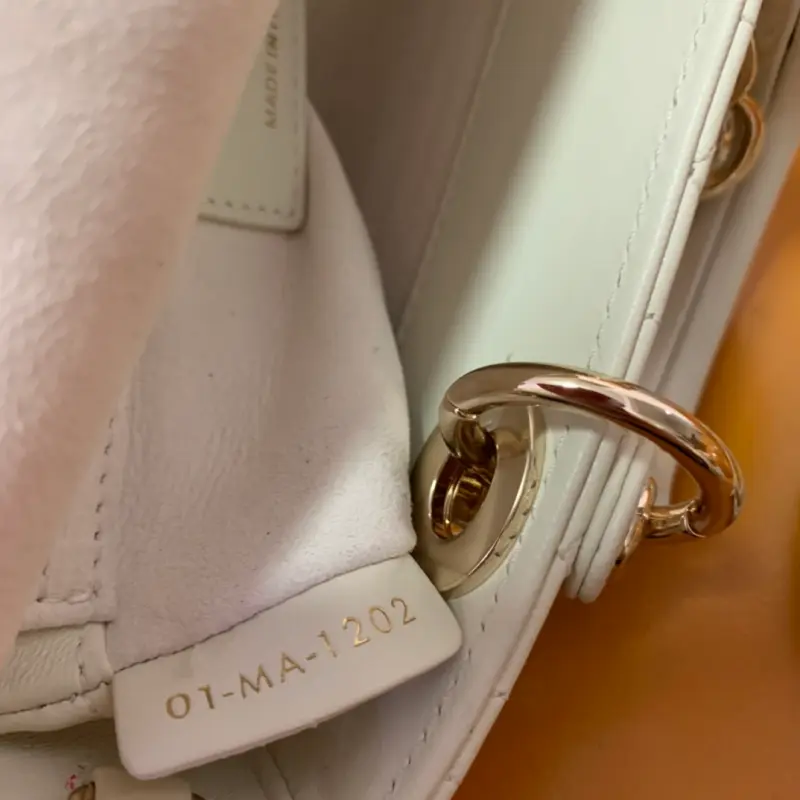 ML23 1 High Quality Bags - Image 9