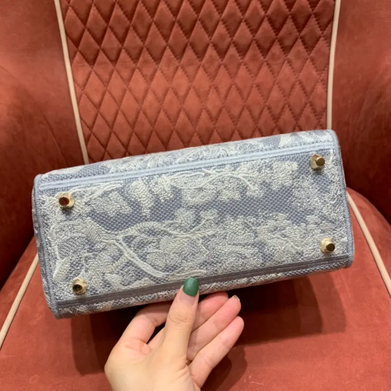 ML21 2 High Quality Bags - Image 9