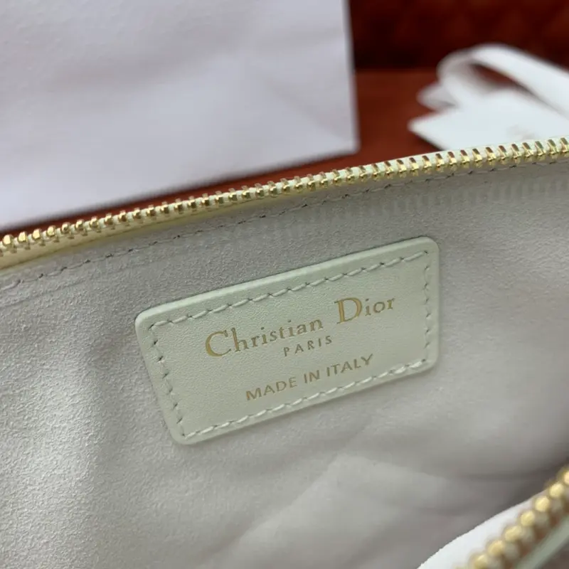 ML176 4 High Quality Bags - Image 16