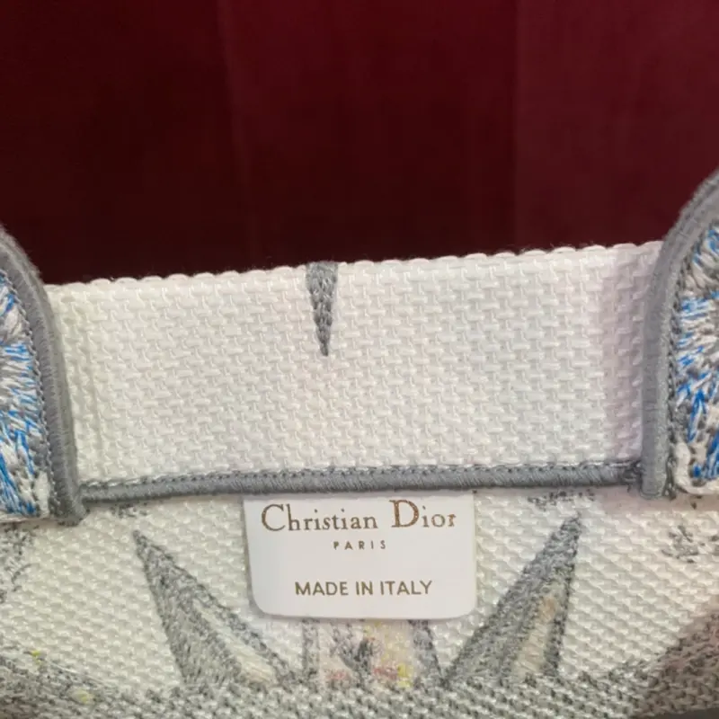 ML192 2 High Quality Bags - Image 8