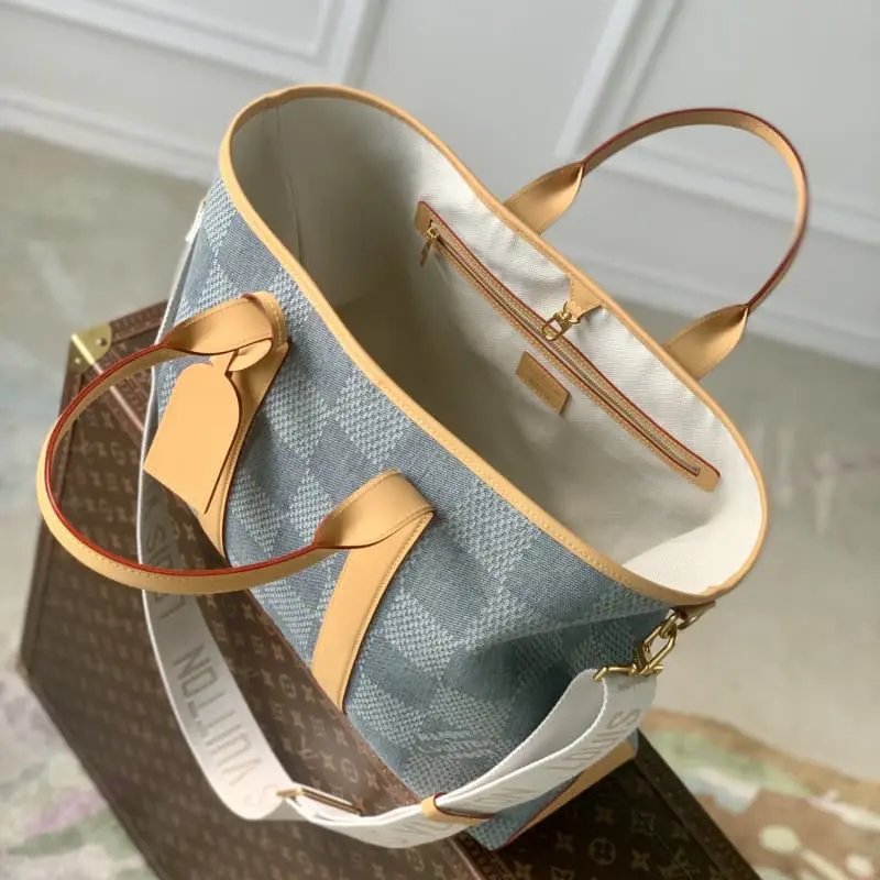 N40702 HH106 43x34x17.5cm High Quality Bags - Image 9