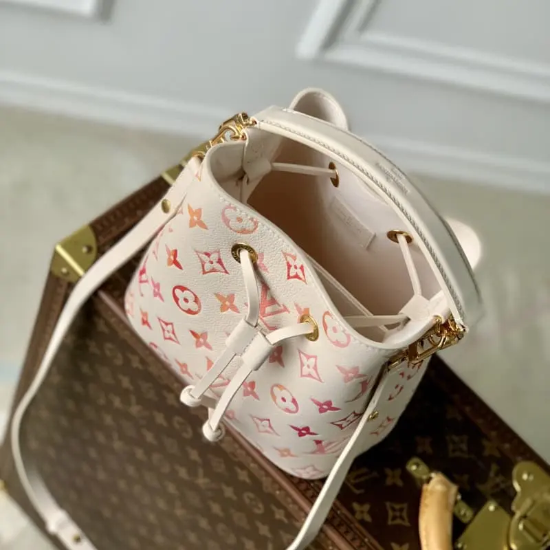 M83452 16x10x7.5cm High Quality Bags - Image 9