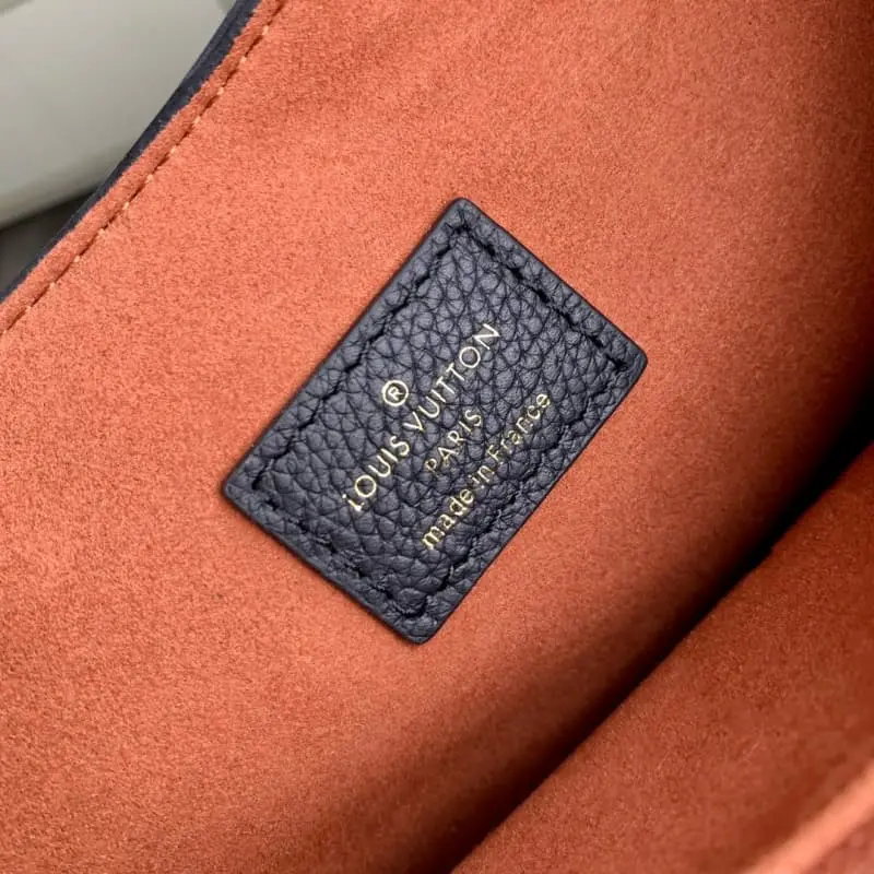 M24611 26x18x7cm High Quality Bags - Image 8