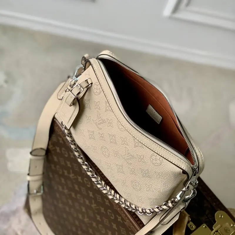 M24114 29x18x13cm High Quality Bags - Image 8