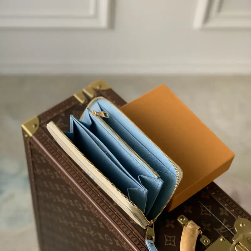 M69794 19x10.5x2.5cm High Quality Bags - Image 8