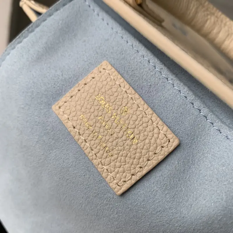 M69442 14x17x5.5cm High Quality Bags - Image 8