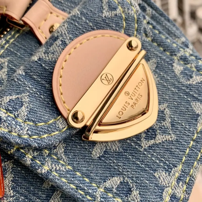 M82950 16x10x7.5cm High Quality Bags - Image 8