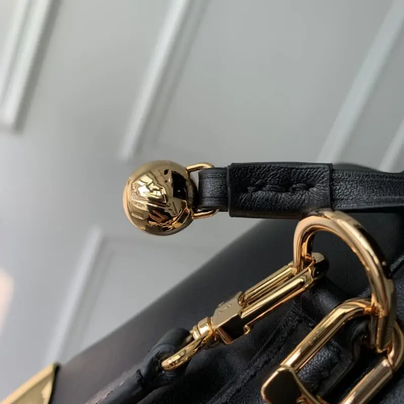 M82886 Black 11.5x11.5x11.5cm High Quality Bags - Image 8