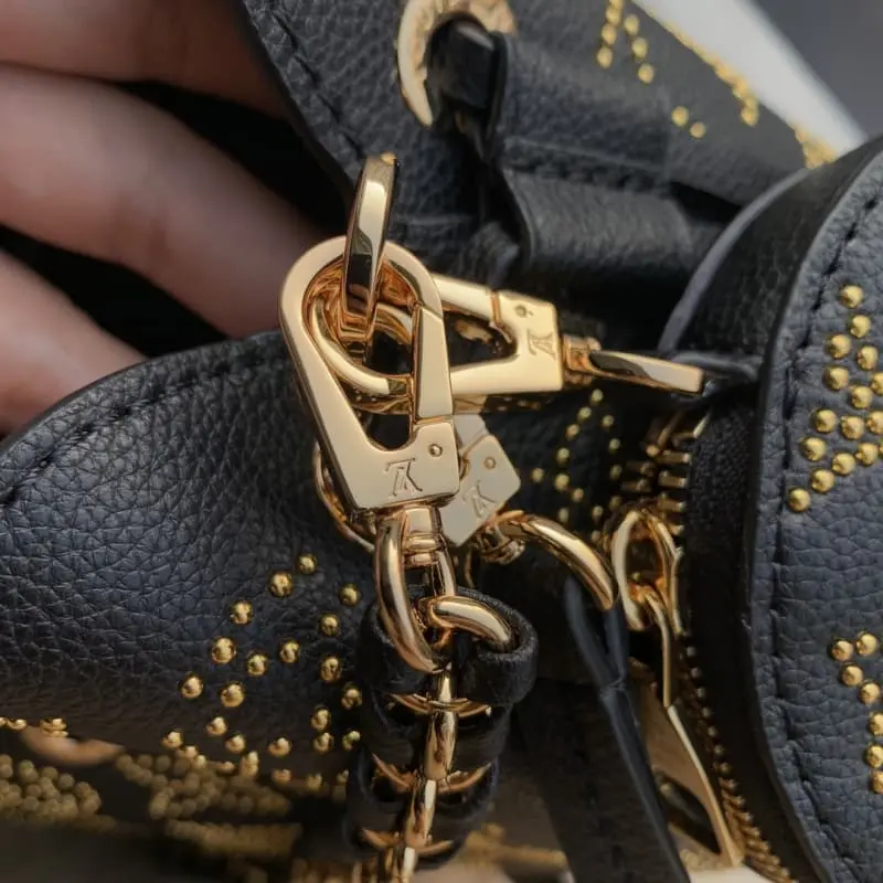 M23392 19x22x14cm High Quality Bags - Image 8