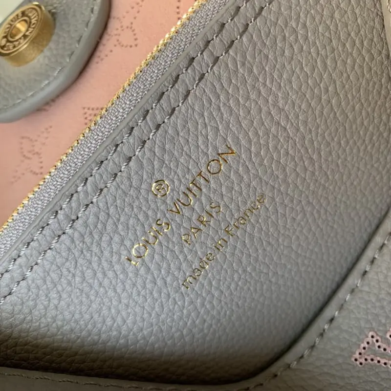 M23396 35x40x17cm High Quality Bags - Image 8