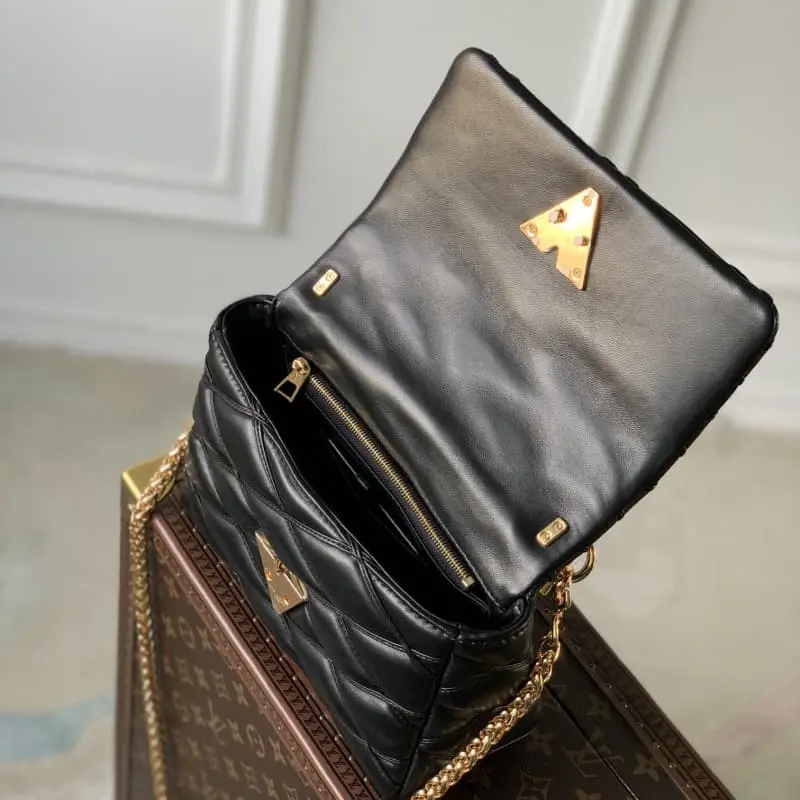 M22891 Black 23x16x10cm High Quality Bags - Image 8