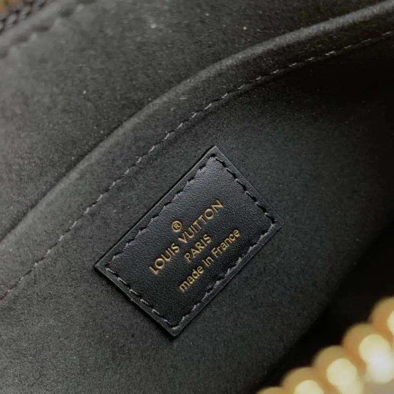 M23640 25x13x10cm High Quality Bags - Image 8