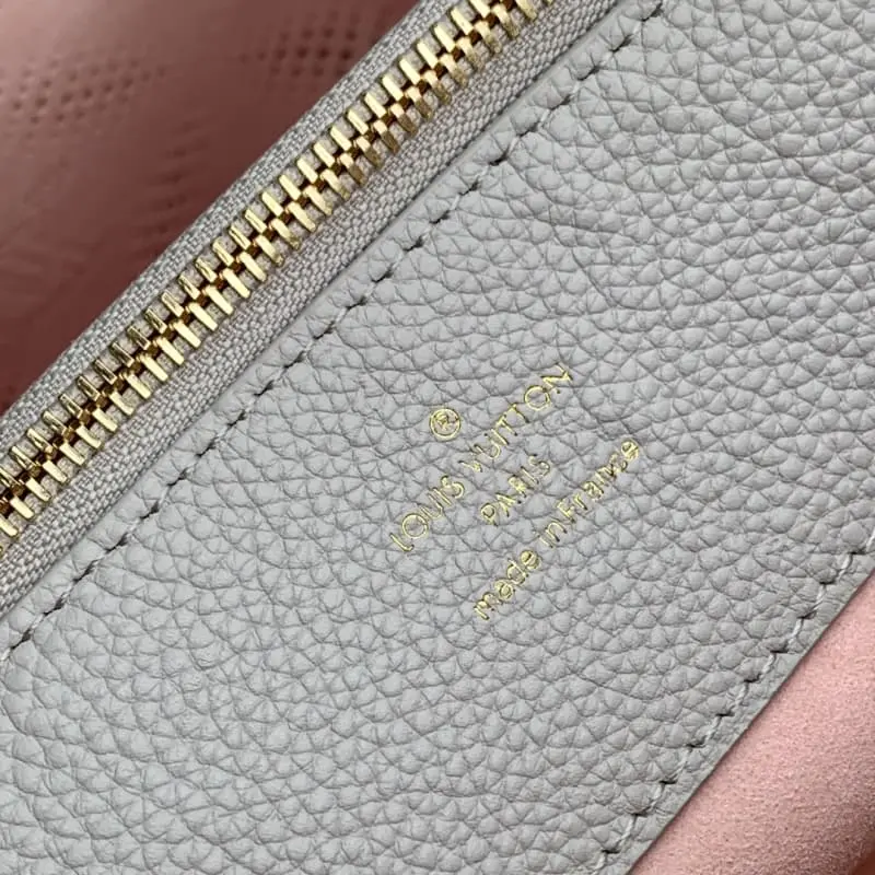 M13838 23x13x32cm High Quality Bags - Image 8