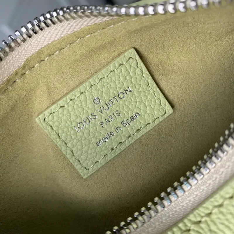 M82425 Green 20.5x11x5cm High Quality Bags - Image 8