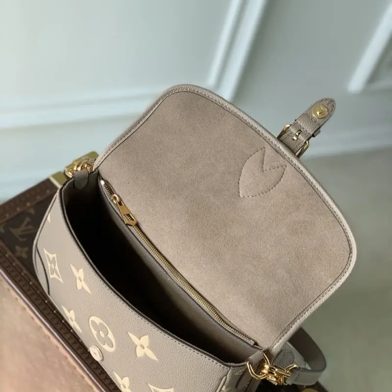 M46386 Grey Silk Screen 23x16x8.5cm High Quality Bags - Image 8