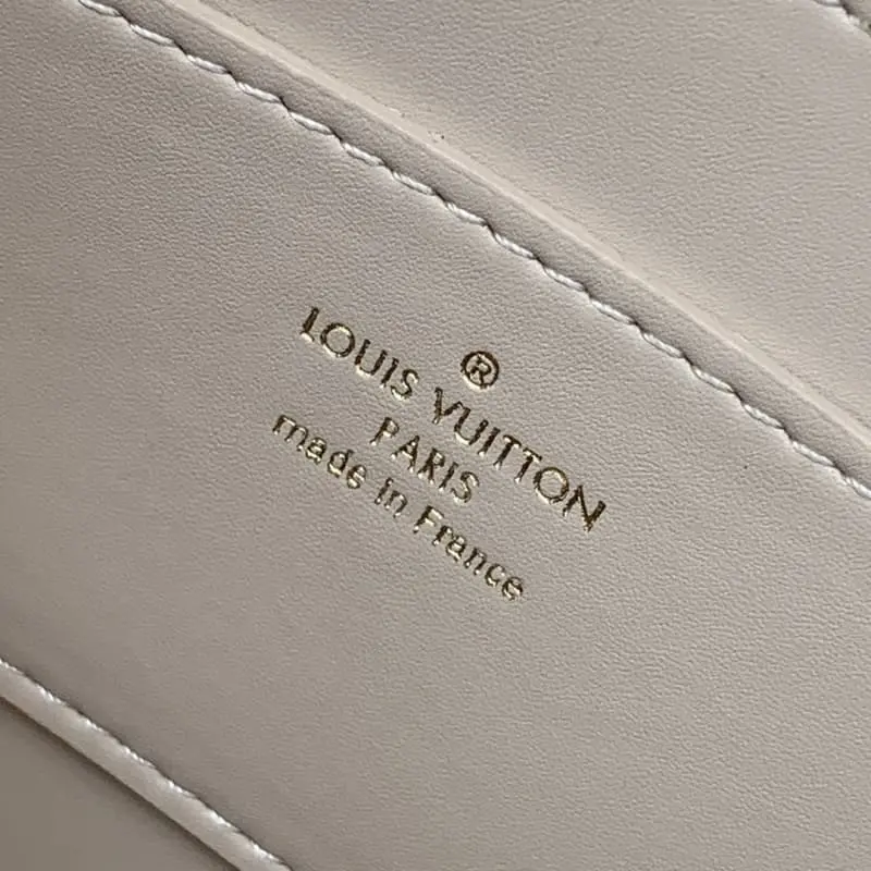 M57136 17x25x11cm High Quality Bags - Image 7