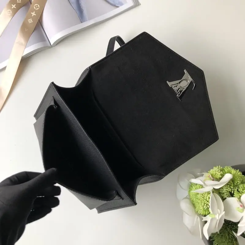 M51418 S2 22.5x17x5.5cm High Quality Bags - Image 8